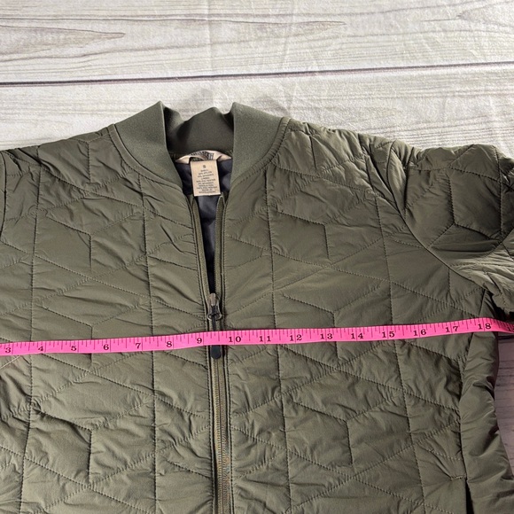 Duluth Trading Co Women's Quilted Bomber Jacket - Olive Work Warm - Picture 5 of 11
